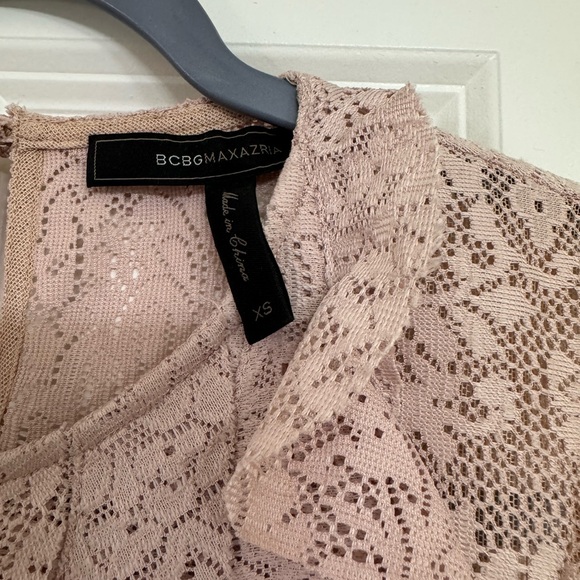 Bcbg long sleeve beige top , open shoulders size xs - Picture 6 of 6